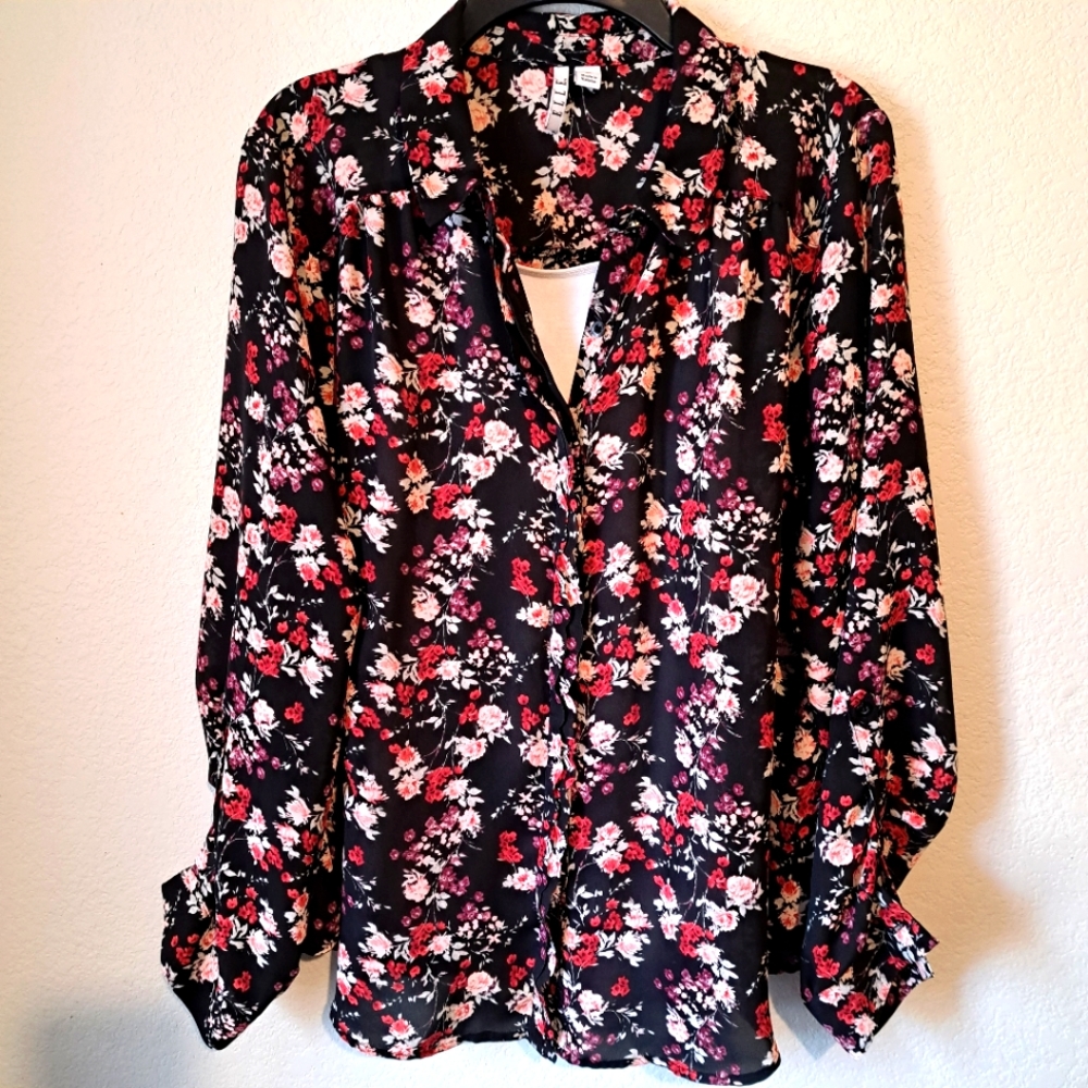 Elle floral button down blouse.  XLarge